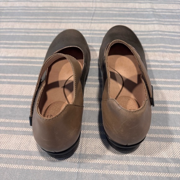 Dansko light bronze/tanish 2 toned textured Leather Women's Shoes - Picture 4 of 13